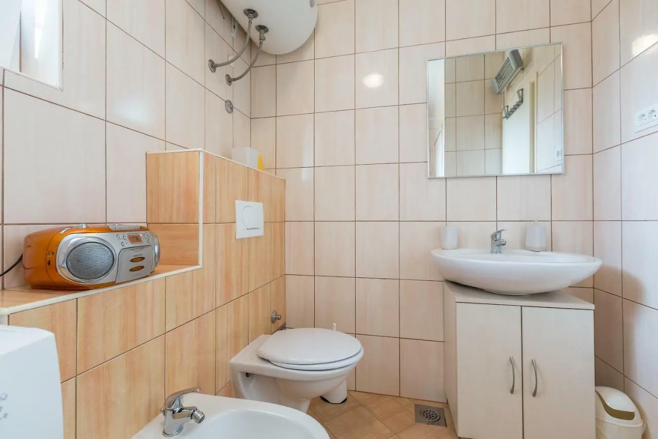 פורץ Apartment Rosa קרואטיה